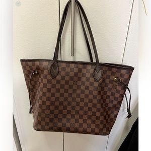 Like new condition Louis Vuitton never fall